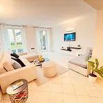 Zen - With Jacuzzi, Panoramic Views * Lenno