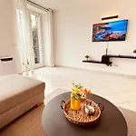 Zen - With Jacuzzi, Panoramic Views Apartment